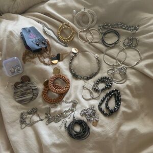 Women’s jewelry bundle